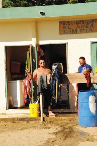 La pesca se da muy bien en Aguadilla, no deje de degustar un pesca’o frito. / Foto por: Carlos Carrero