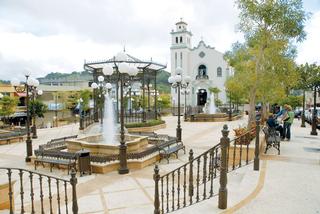 Plaza pública de Barranquitas. / Foto por: Ricardo Alcaraz