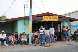 [18] Bar El Grillo en Loíza.